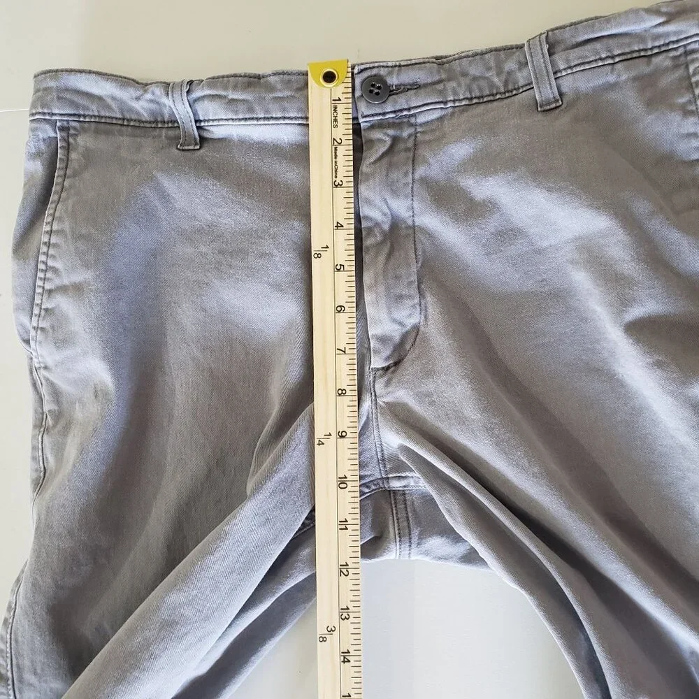 Dockers Mens Gray Straight Fit Chinos Pants 34 x 34 Flat Front Staple Minimalist